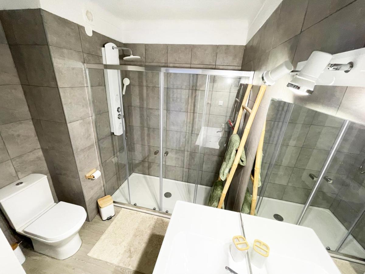 Panoramic Seaview - 2 Bedroom, Main Ave, 15 Min Walk Beach, Workspace Albufeira Bagian luar foto